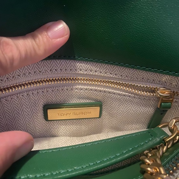 ory Burch Women's Kira Chevron Bombe Convertible Leather Shoulder Bag - Picture 6 of 6